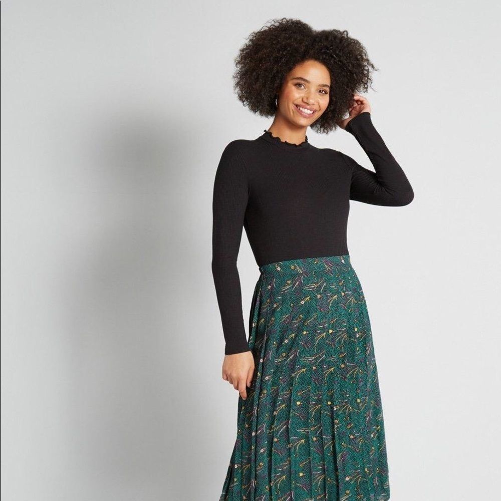 ModCloth Green “Onward to Afresh” Floral Print Pleated Skirt - Picture 4 of 10